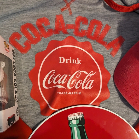 Coca-Cola collectibles GIFT-A-LOT! Sign, Funko, Hoodie, HAT! Basket Gift [4] - Picture 3 of 12